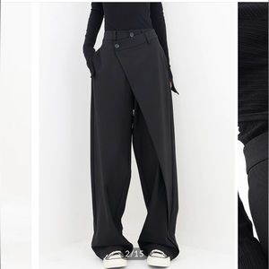 Asymmetrical black layer button pants